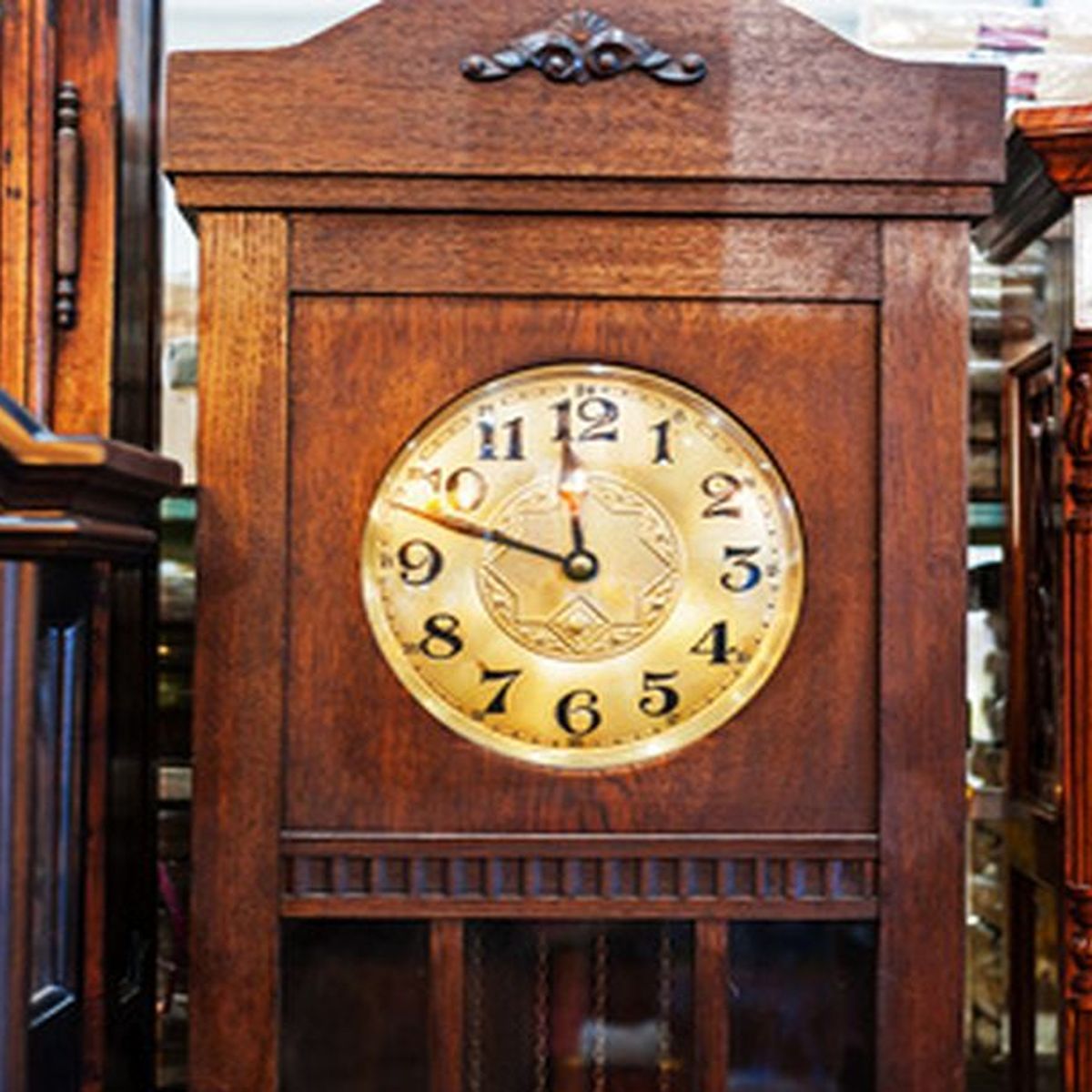 Things to Look for When Repairing a Grandfather Clock