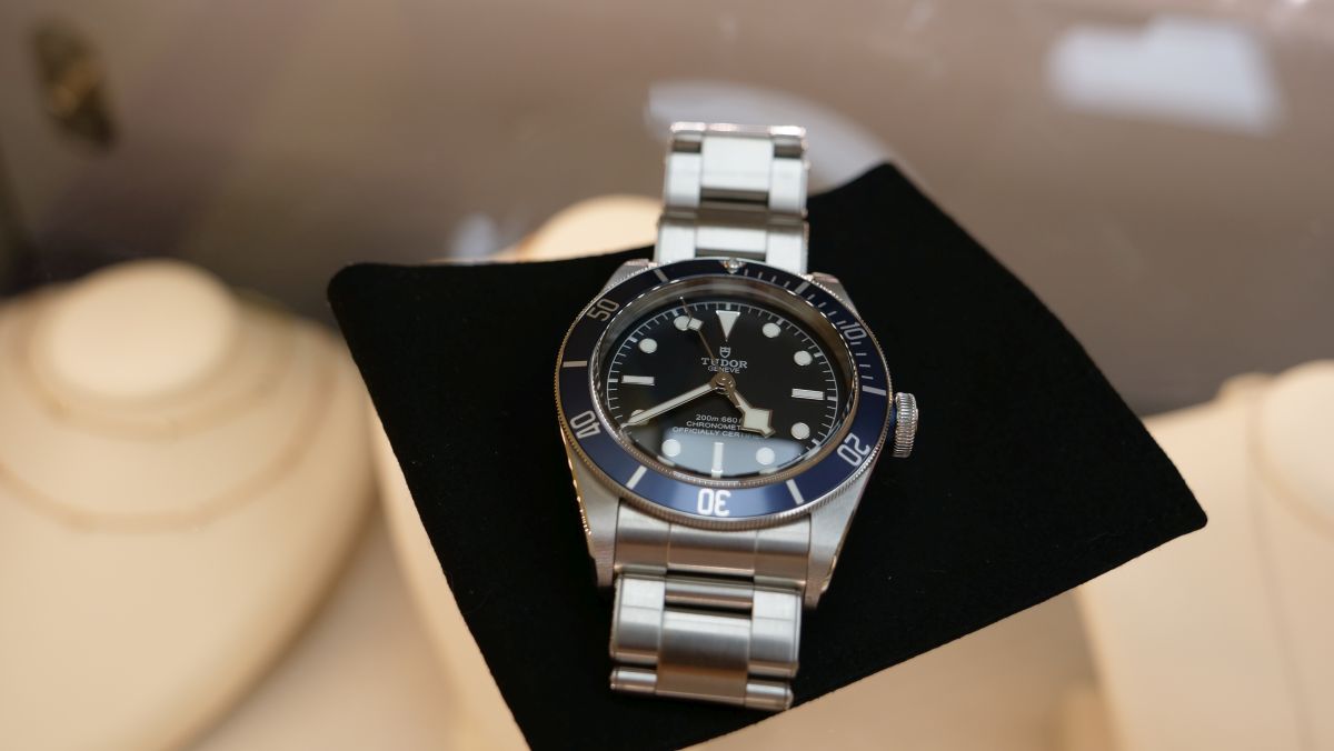 Blue Face Tudor Geneve watch Chronometer Authentic Pre-own watch