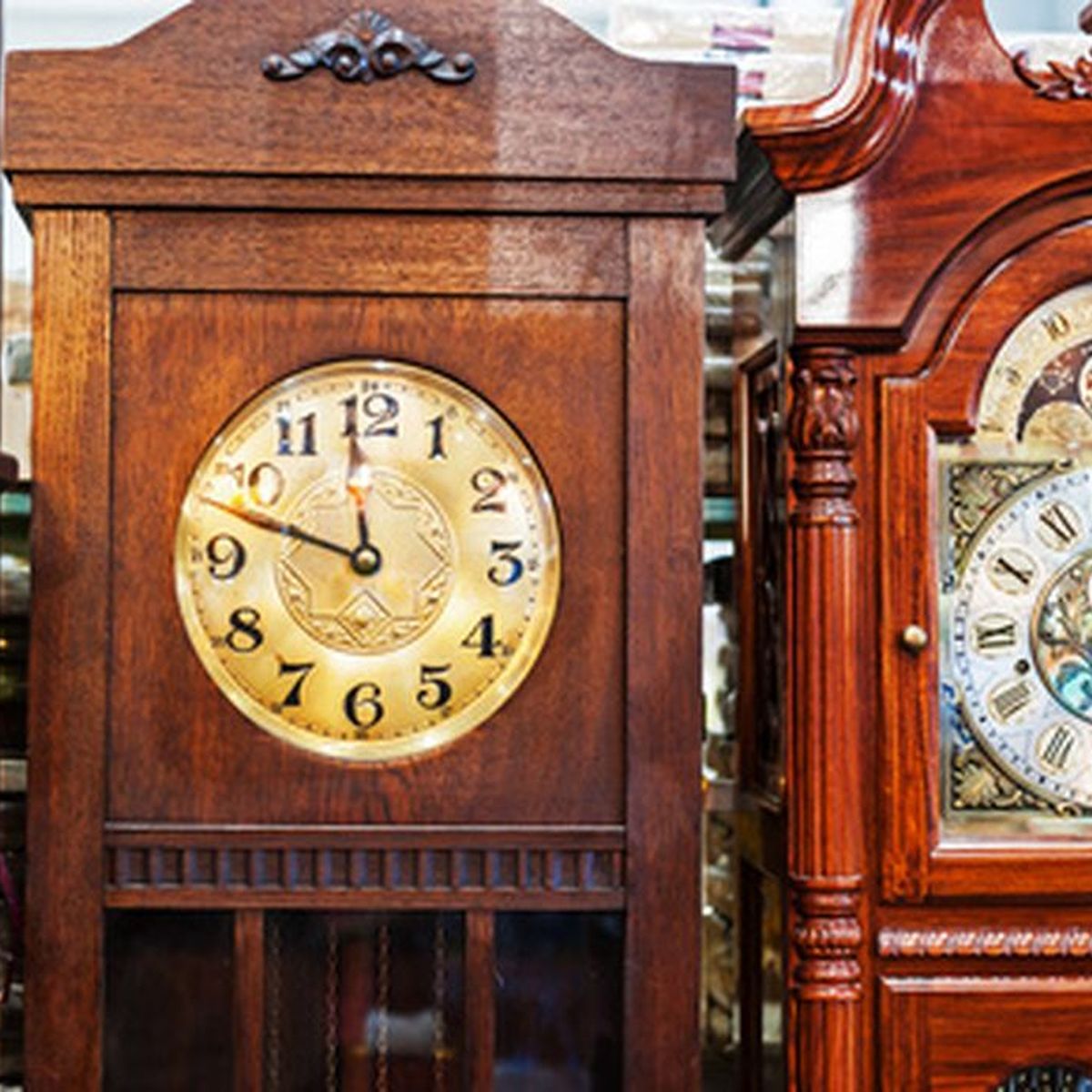 Outstanding clock by Howard Miller